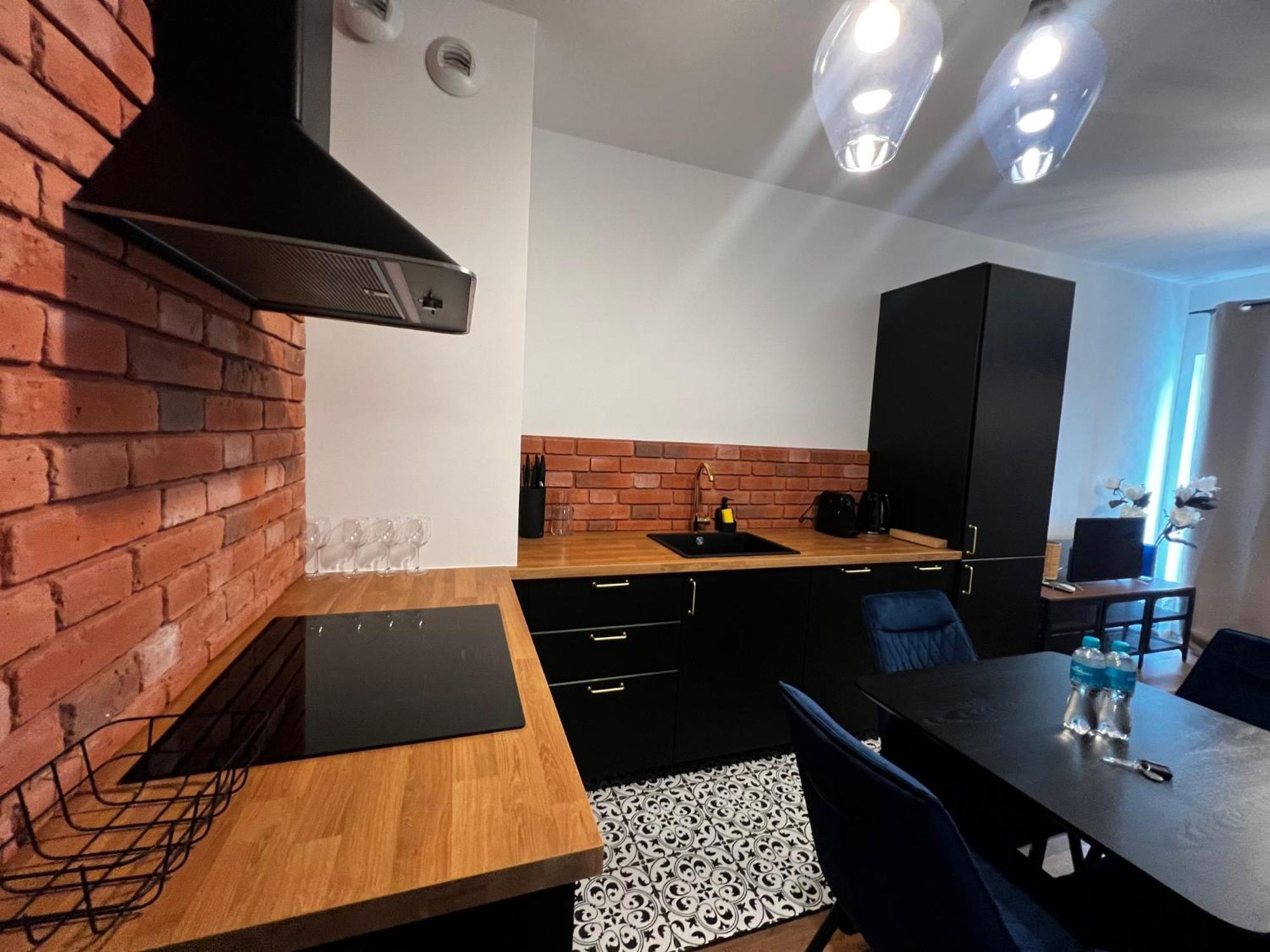 Aboutartapartments - By The River Apartment